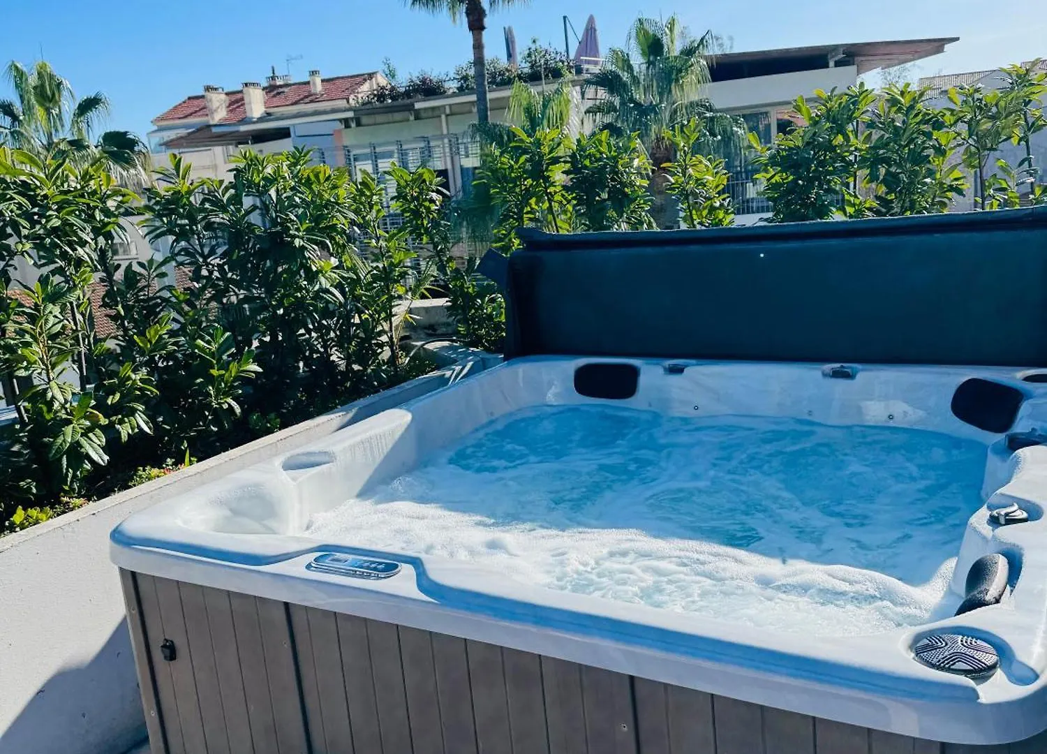 Penthouse - Jacuzzi - Terrace - Parking - 2 Pools Apartment Antibes 0*,