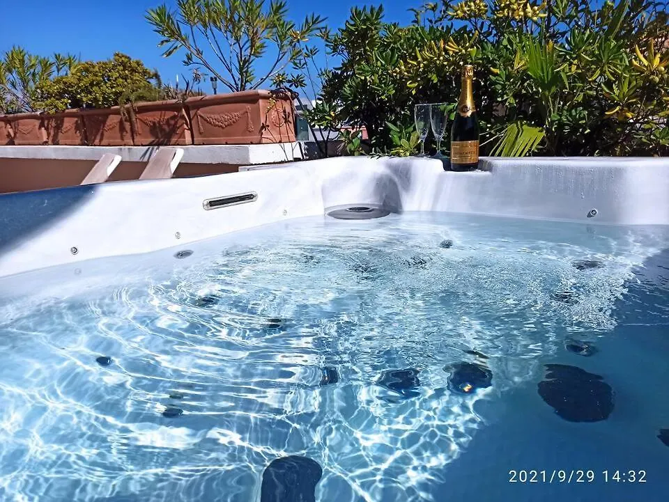Penthouse - Jacuzzi - Terrace - Parking - 2 Pools Apartment Antibes