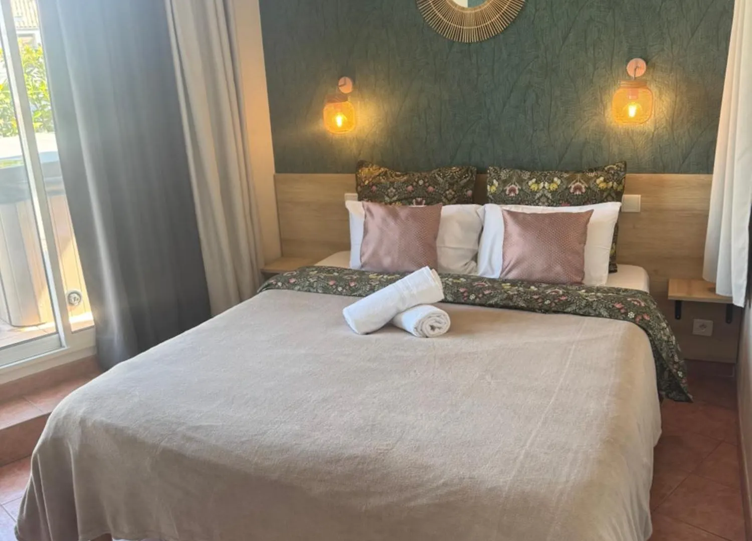 Penthouse - Jacuzzi - Terrace - Parking - 2 Pools Apartment Antibes France
