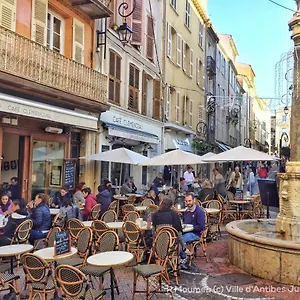 Les Violettes 3 Pieces Centre Antibes