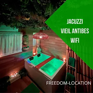 Apartment Le Balneo Jacuzzi Vieil Safranier, Antibes